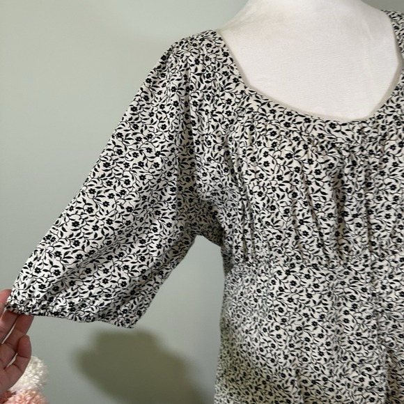 Old Navy XL Peasant Top Blouse Puffed Sleeve Smocked Back Floral‎ Print Button - Picture 5 of 9